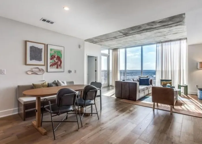 2 Bedroom Lux Panoramic View - Rainey